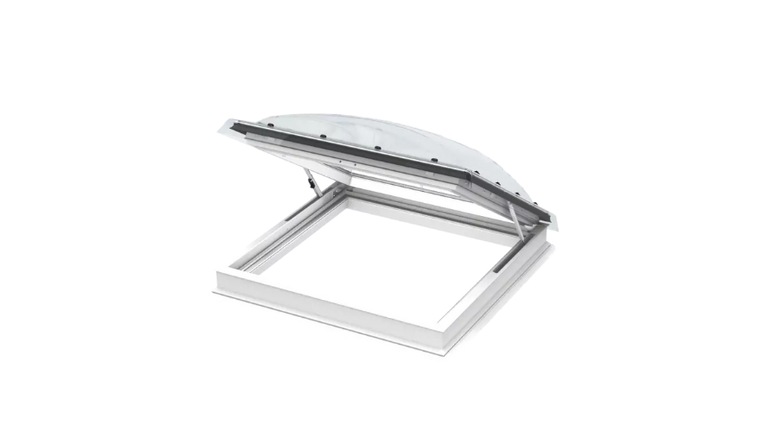 Gebogenes Dachfenster mit Öffnungsfunktion und Klarglas-Kuppel.